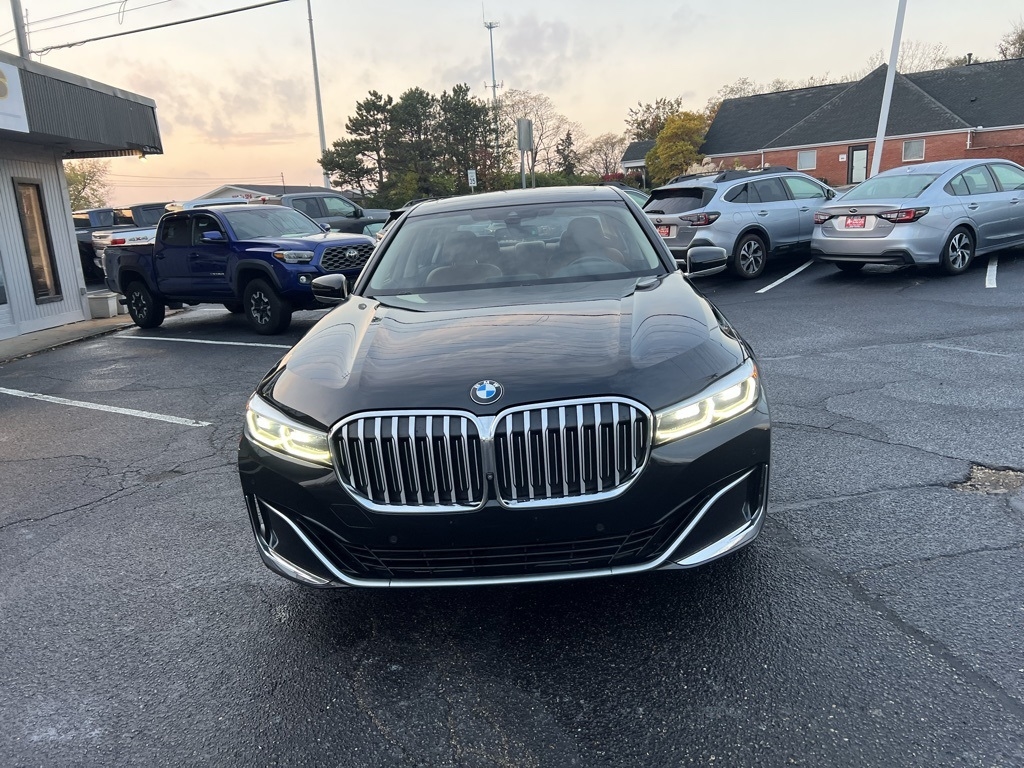 BMW 7-Series 740i xDrive 2021