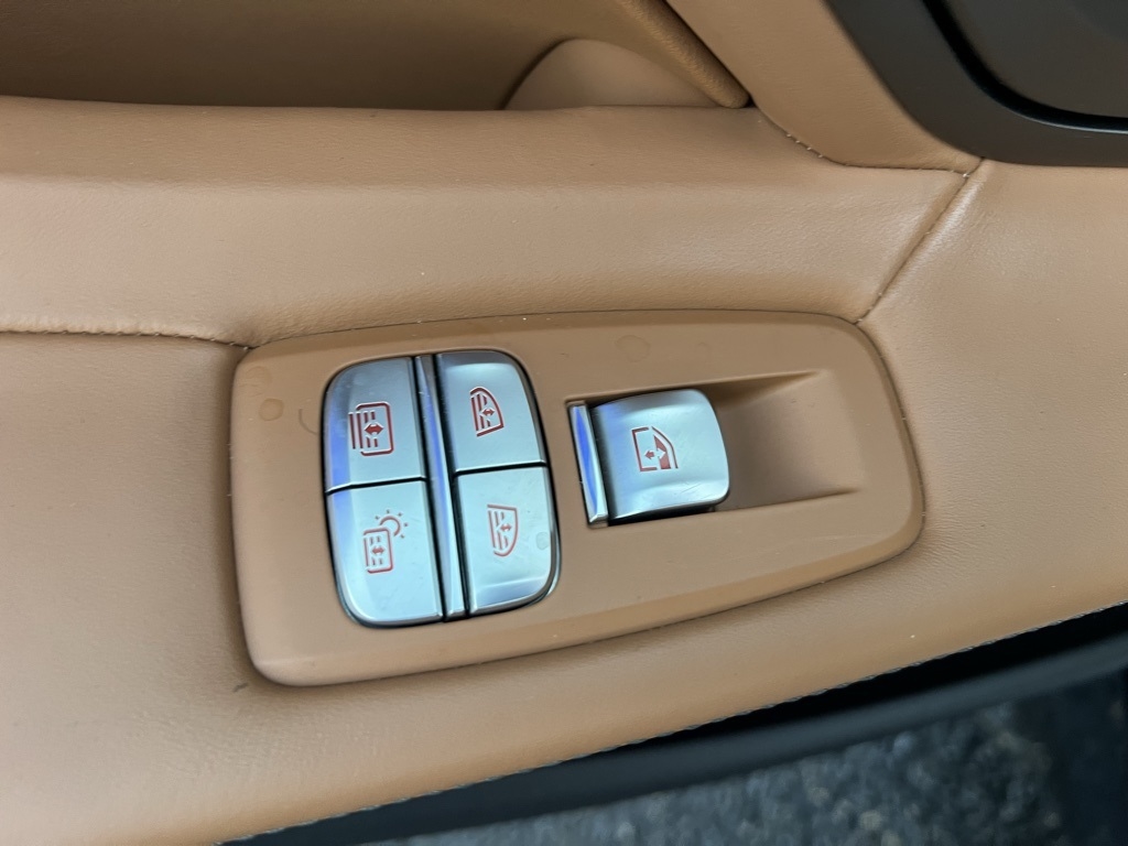 BMW 7-Series 740i xDrive 2021