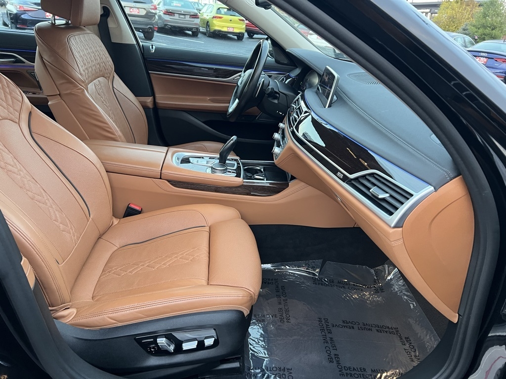 BMW 7-Series 740i xDrive 2021