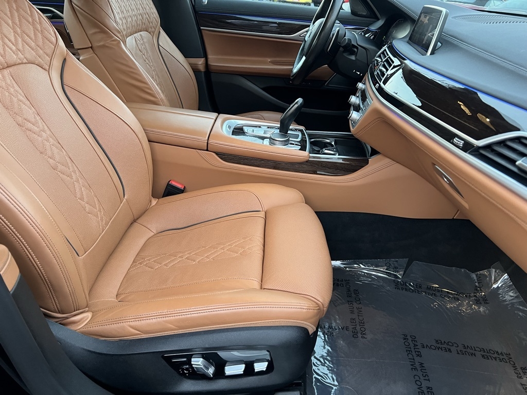 BMW 7-Series 740i xDrive 2021