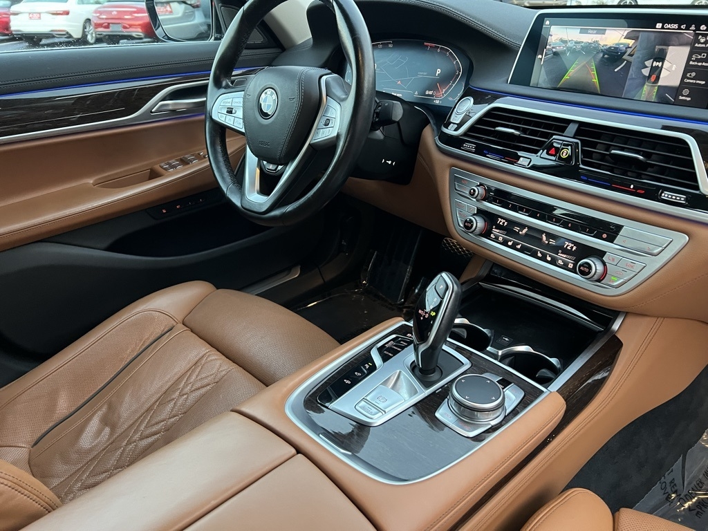 BMW 7-Series 740i xDrive 2021