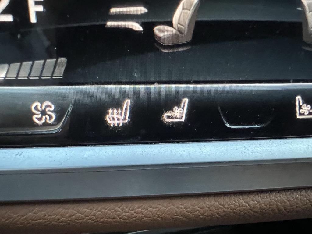 BMW 7-Series 740i xDrive 2021