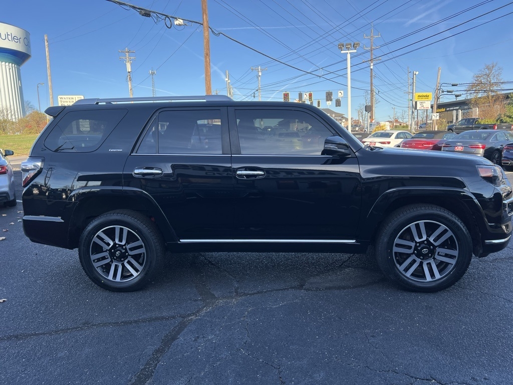 Toyota 4Runner Limited 4WD 2021