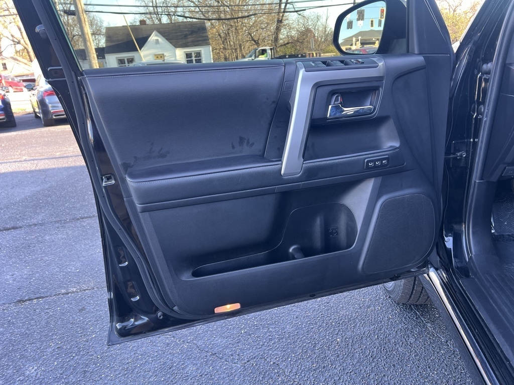 Toyota 4Runner Limited 4WD 2021