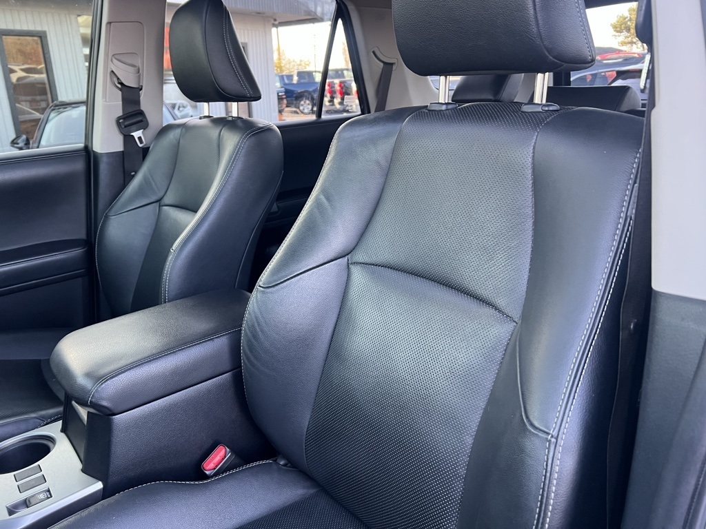 Toyota 4Runner Limited 4WD 2021