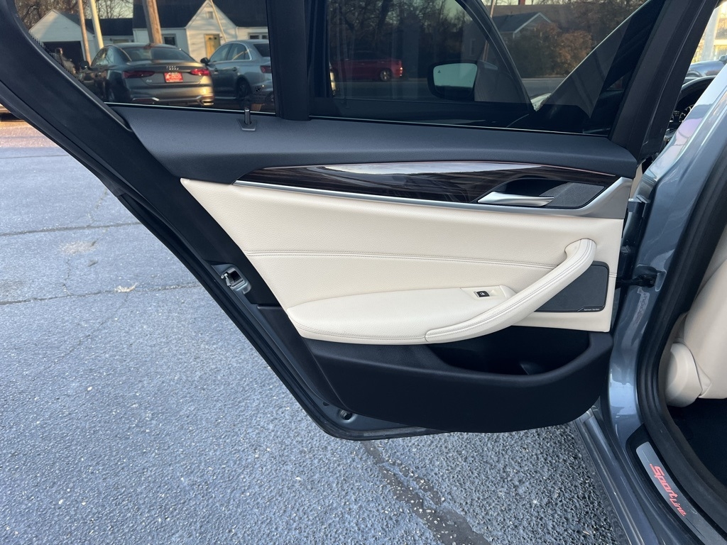 BMW 5-Series 530i xDrive 2019