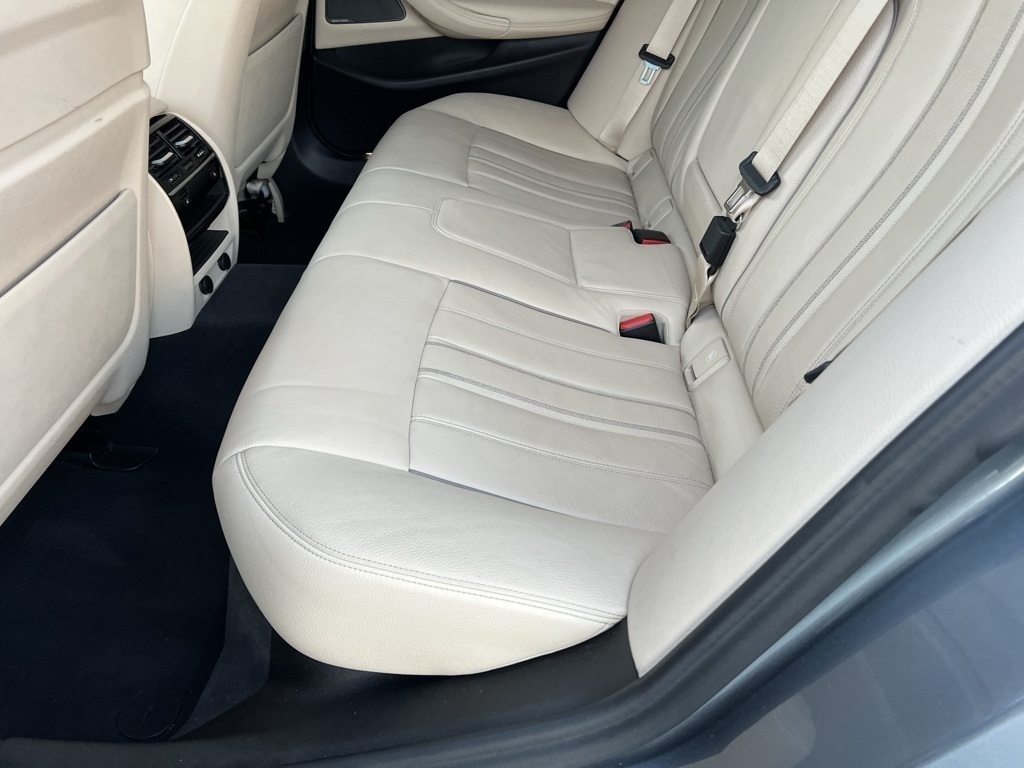 BMW 5-Series 530i xDrive 2019