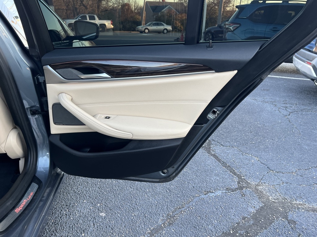 BMW 5-Series 530i xDrive 2019