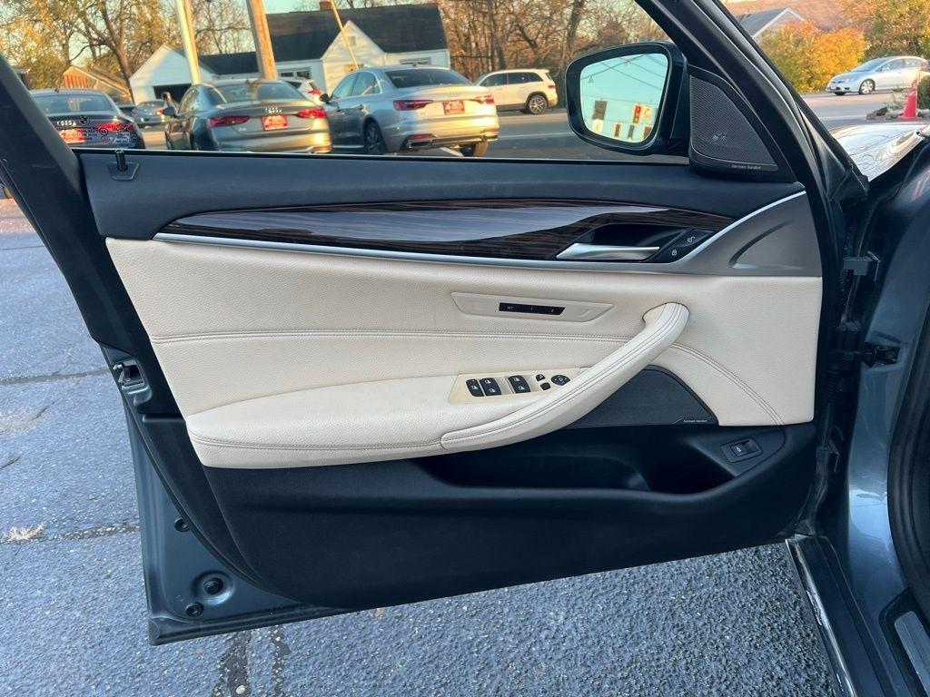 BMW 5-Series 530i xDrive 2019