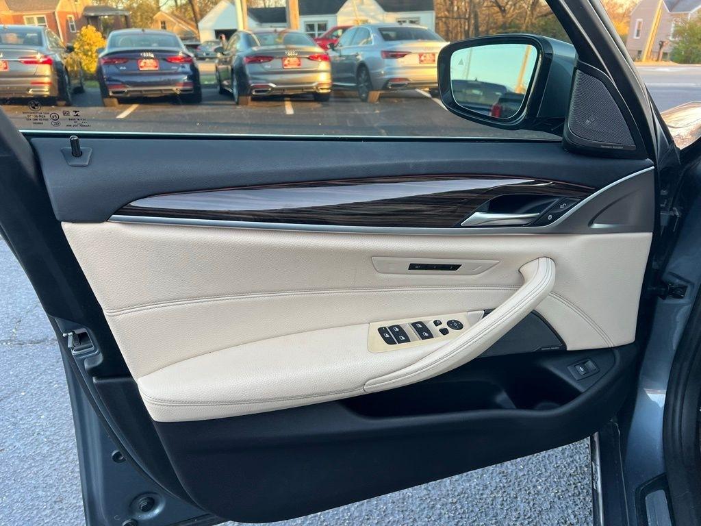 BMW 5-Series 530i xDrive 2019