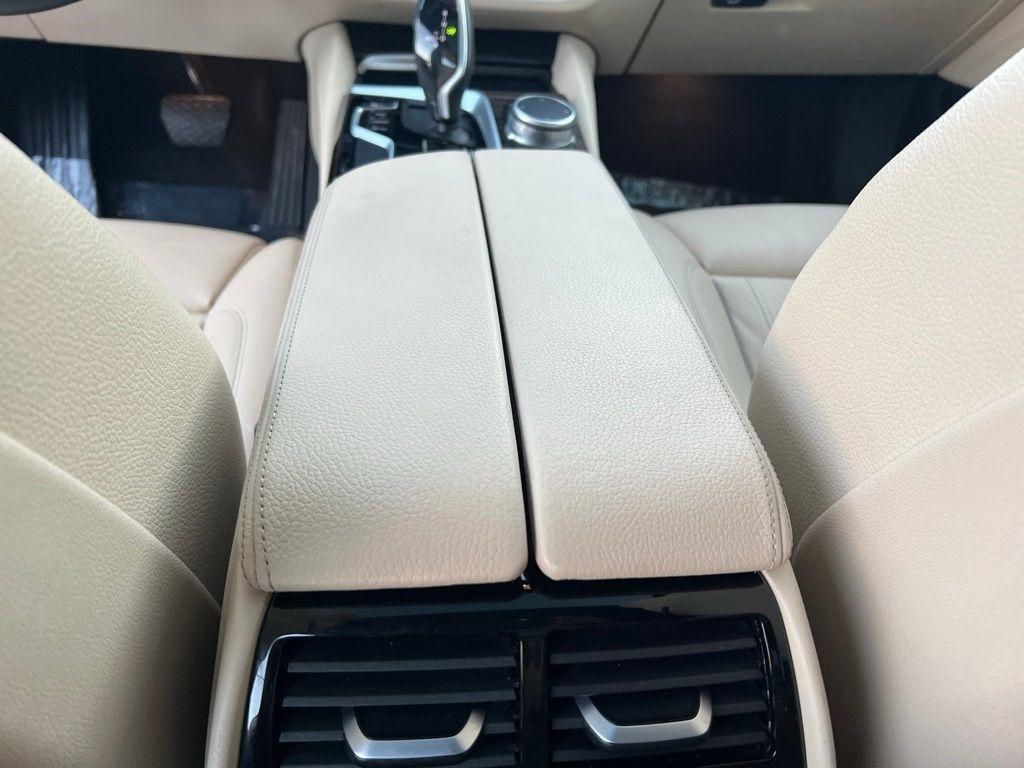 BMW 5-Series 530i xDrive 2019