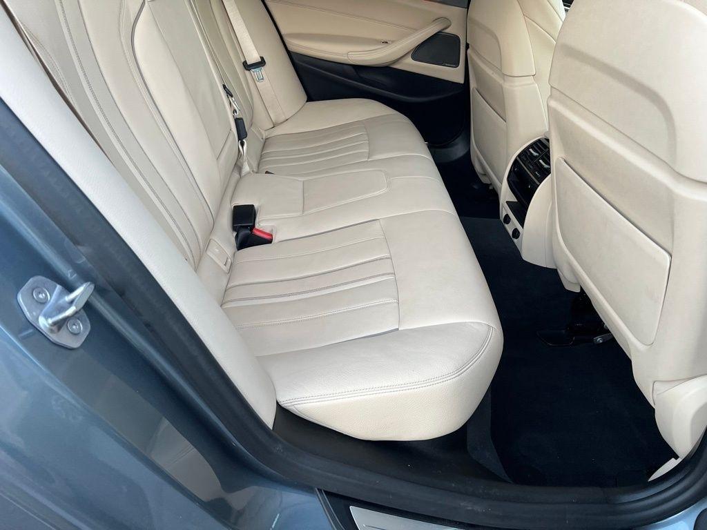 BMW 5-Series 530i xDrive 2019