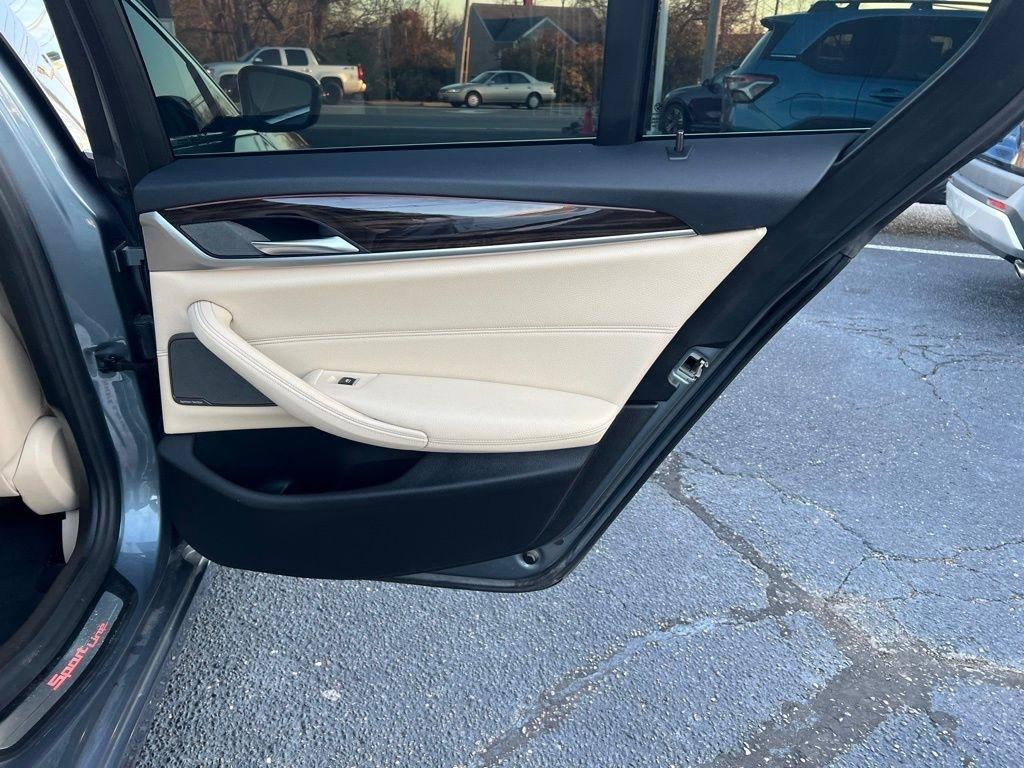 BMW 5-Series 530i xDrive 2019