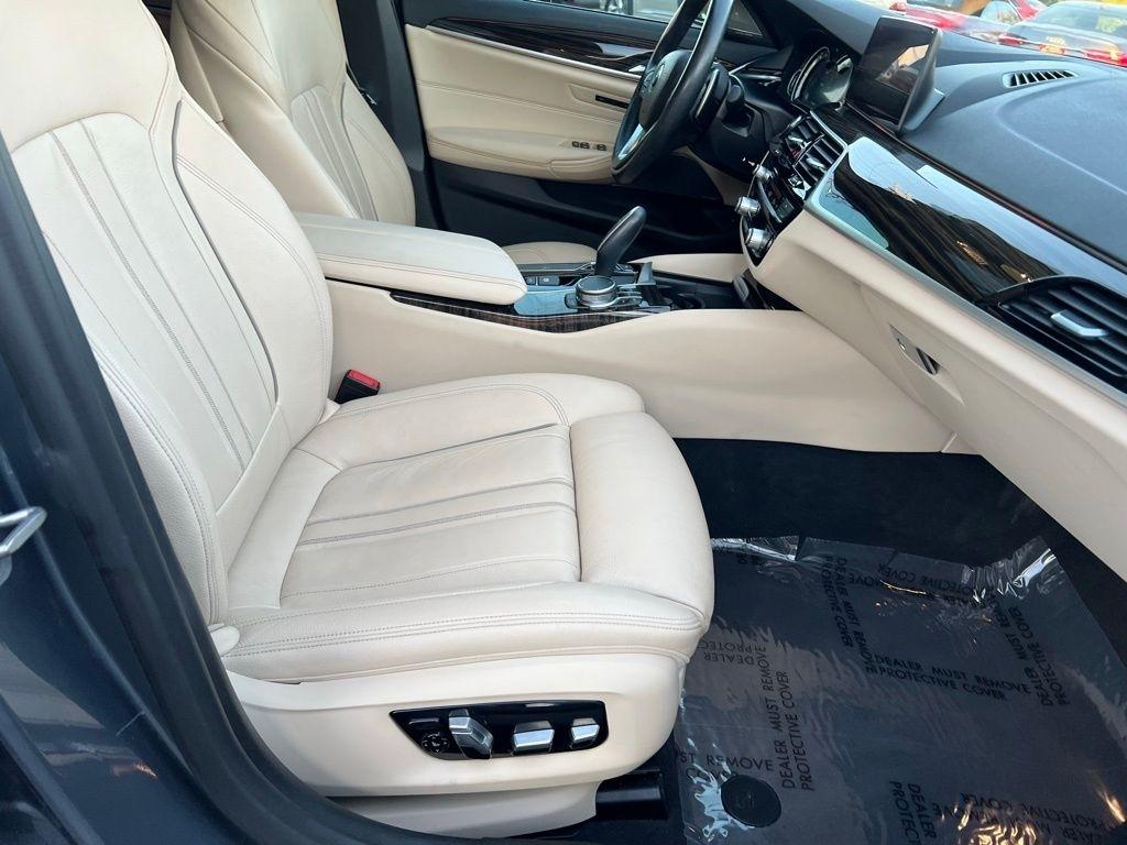 BMW 5-Series 530i xDrive 2019