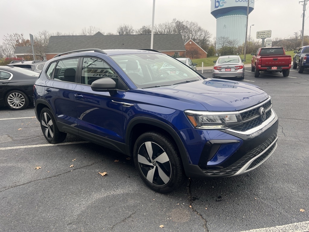 2024 Volkswagen Taos S photo 2