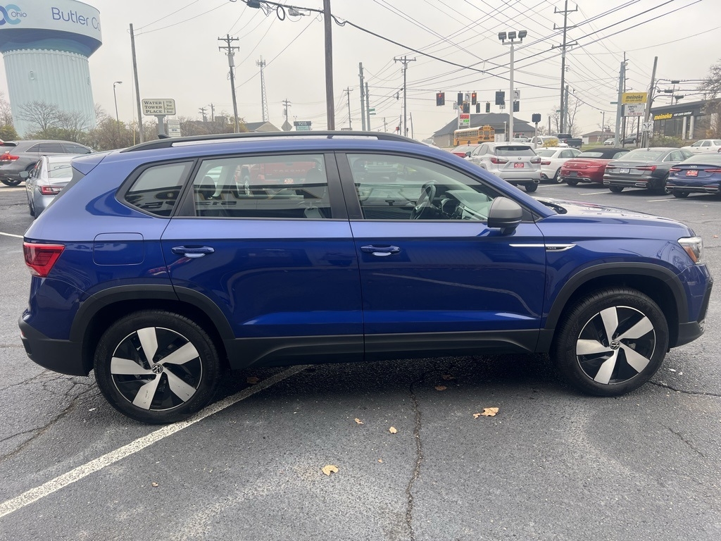 2024 Volkswagen Taos S photo 3