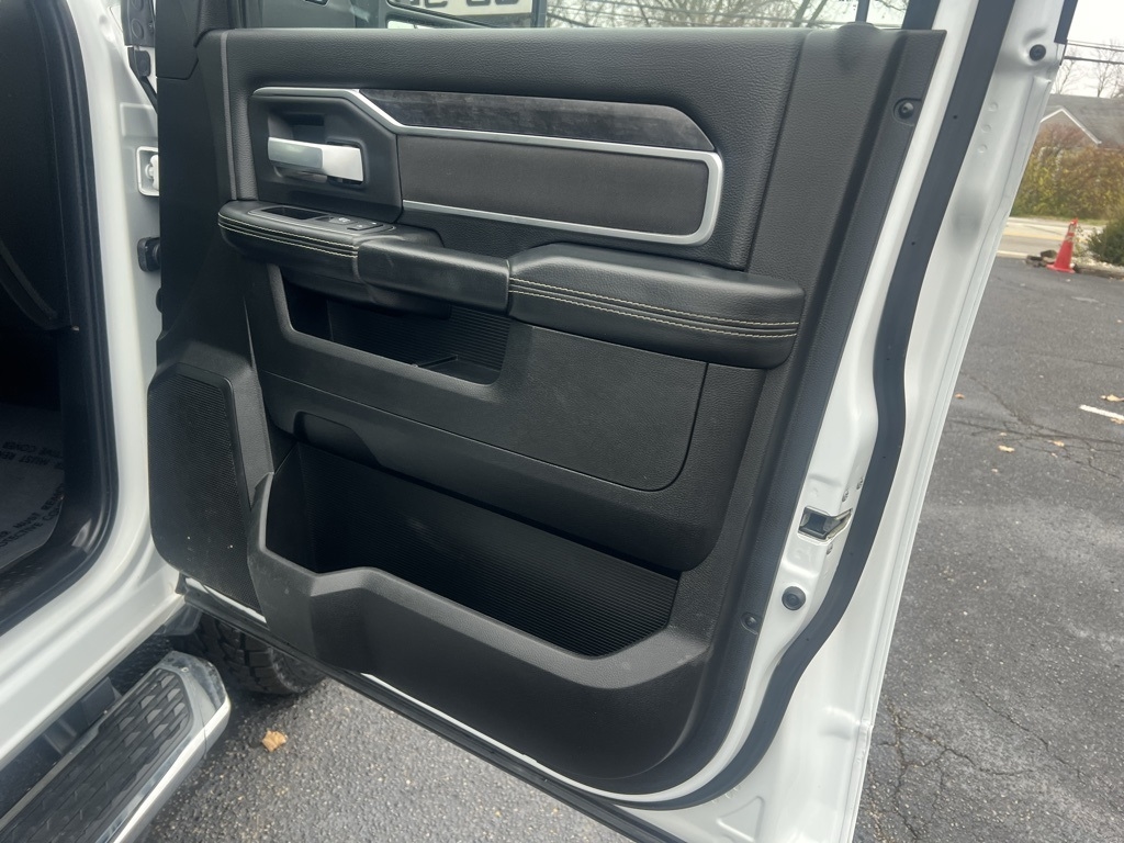 RAM 2500 Big Horn Crew Cab 4WD 2024