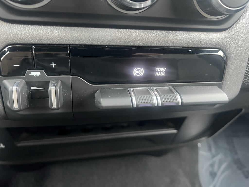 RAM 2500 Big Horn Crew Cab 4WD 2024