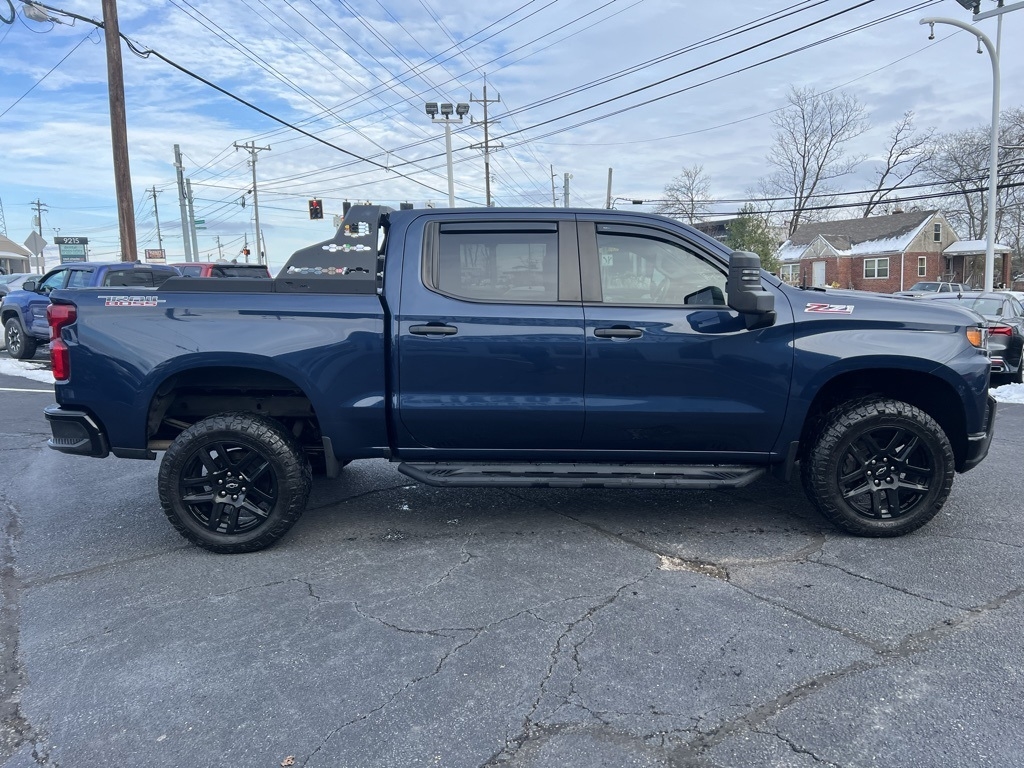 Chevrolet Silverado 1500 Custom Trail Boss Crew Cab Long Box 4WD 2021
