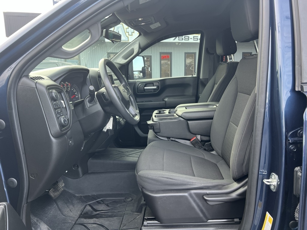 Chevrolet Silverado 1500 Custom Trail Boss Crew Cab Long Box 4WD 2021