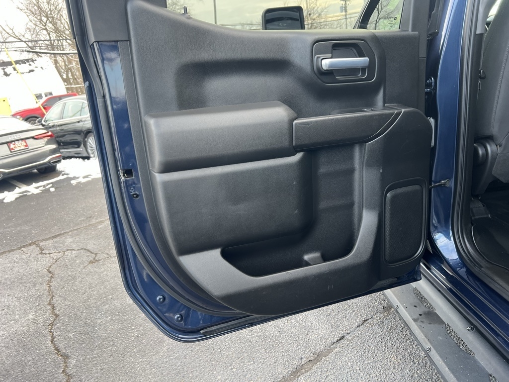 Chevrolet Silverado 1500 Custom Trail Boss Crew Cab Long Box 4WD 2021