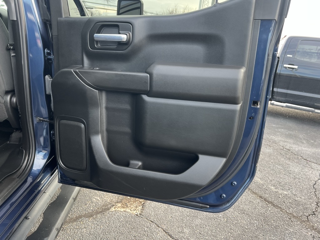 Chevrolet Silverado 1500 Custom Trail Boss Crew Cab Long Box 4WD 2021