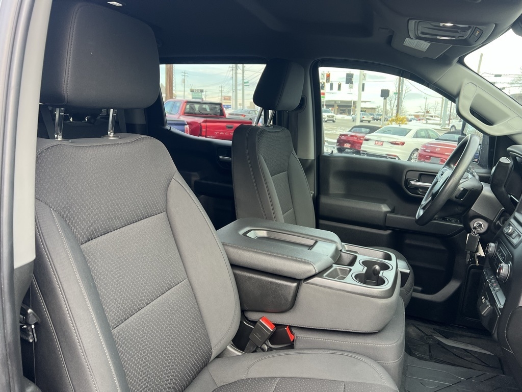 Chevrolet Silverado 1500 Custom Trail Boss Crew Cab Long Box 4WD 2021