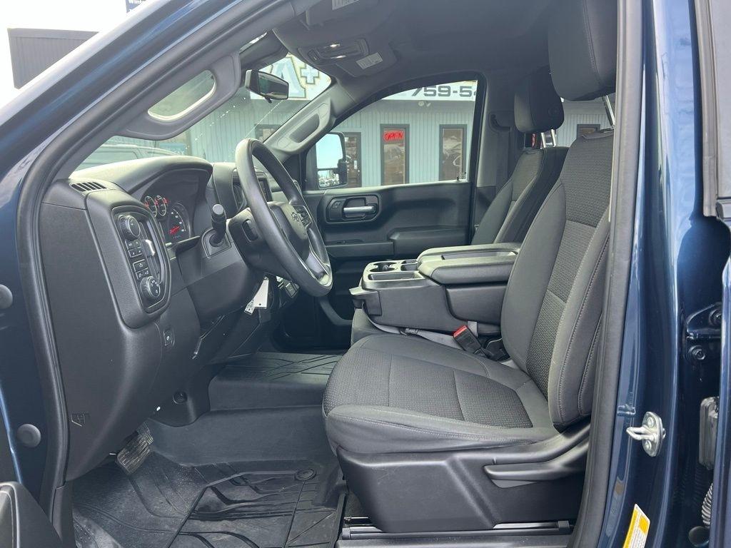 Chevrolet Silverado 1500 Custom Trail Boss Crew Cab Long Box 4WD 2021