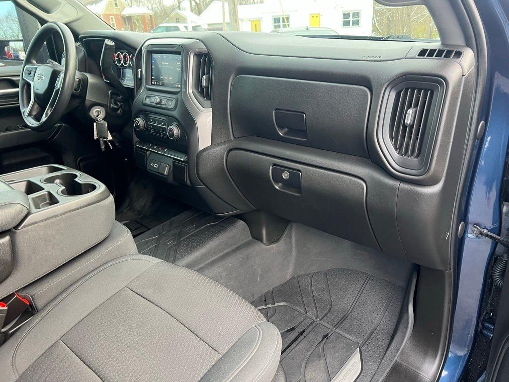 Chevrolet Silverado 1500 Custom Trail Boss Crew Cab Long Box 4WD 2021