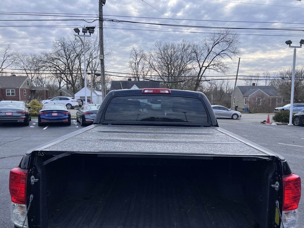 Toyota Tundra Tundra-Grade CrewMax 5.7L FFV 4WD 2011