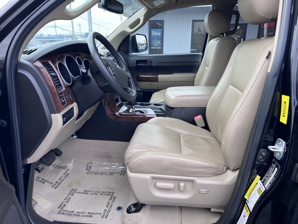 Toyota Tundra Tundra-Grade CrewMax 5.7L FFV 4WD 2011