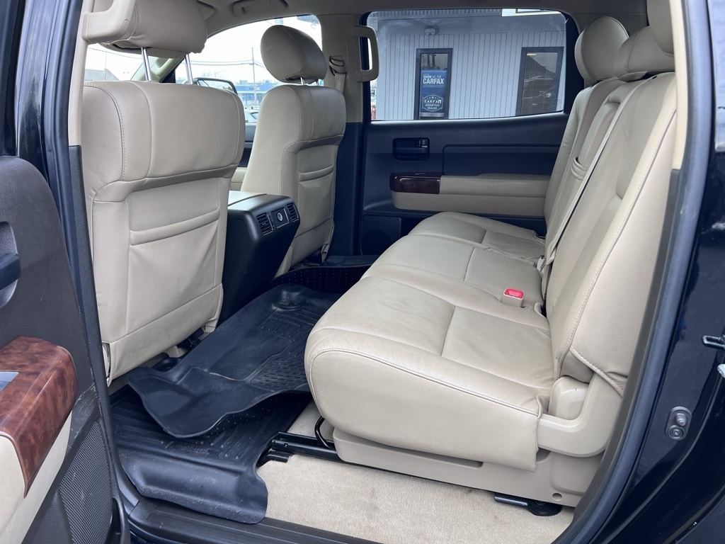 Toyota Tundra Tundra-Grade CrewMax 5.7L FFV 4WD 2011