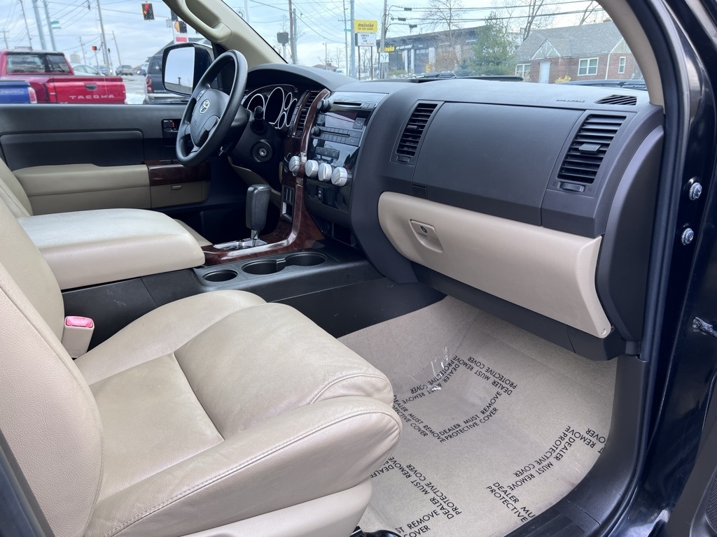 Toyota Tundra Tundra-Grade CrewMax 5.7L FFV 4WD 2011