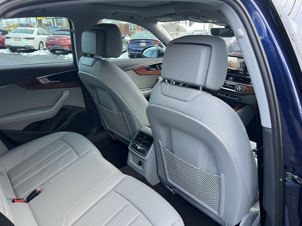 Audi A4 Premium Plus 40 TFSI quattro 2022