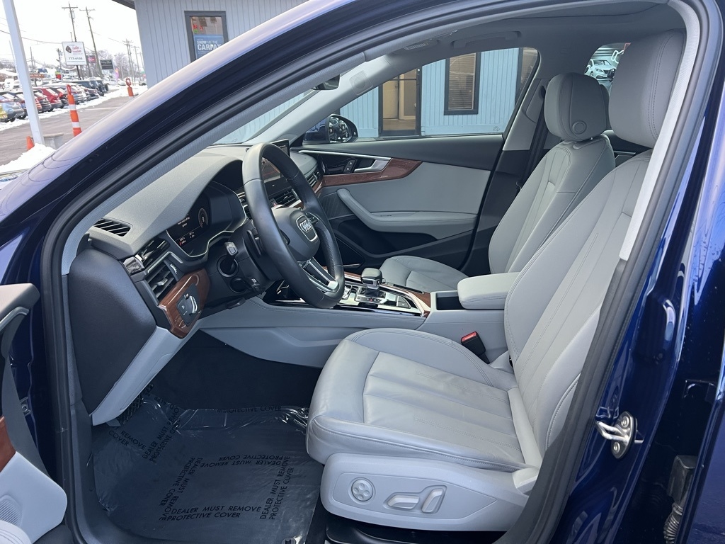 Audi A4 Premium Plus 40 TFSI quattro 2022