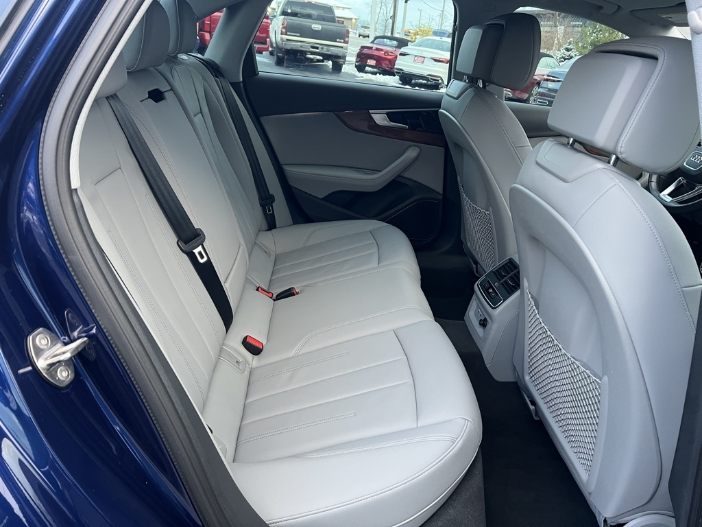 Audi A4 Premium Plus 40 TFSI quattro 2022