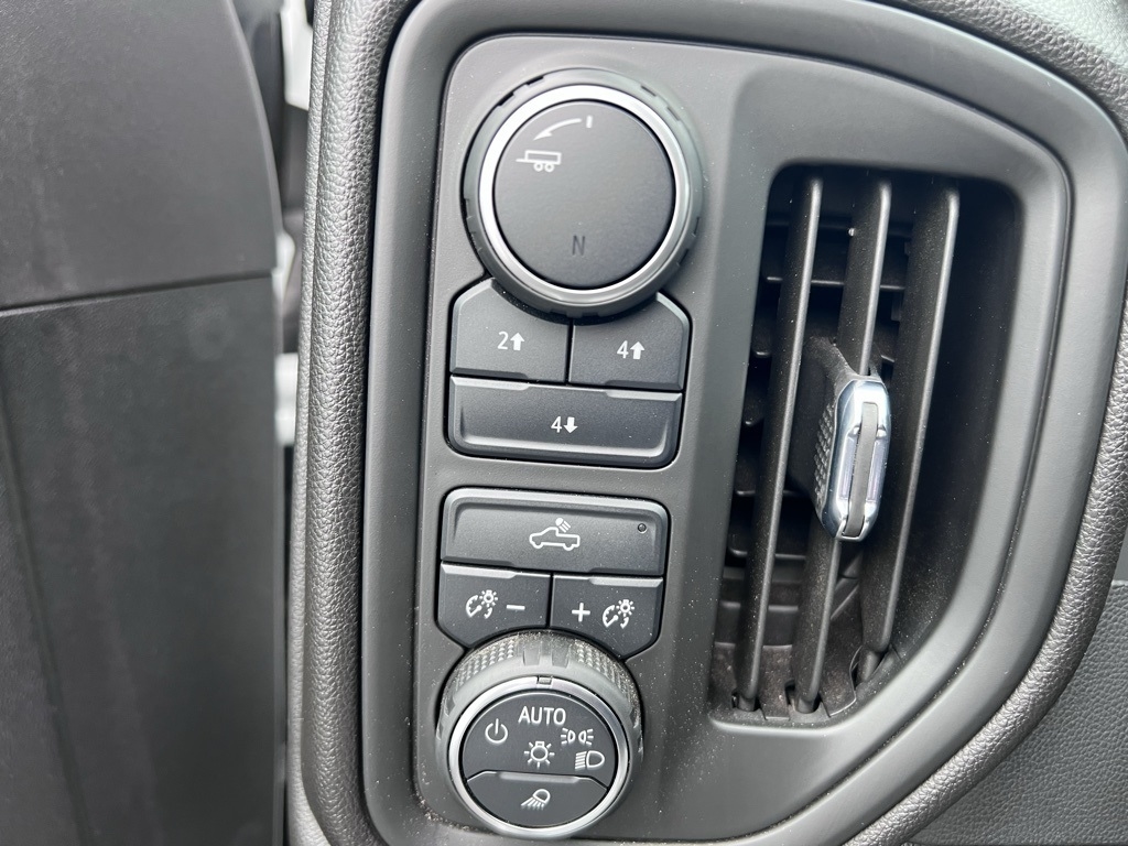 Chevrolet Silverado 3500HD Work Truck Crew Cab 4WD 2023