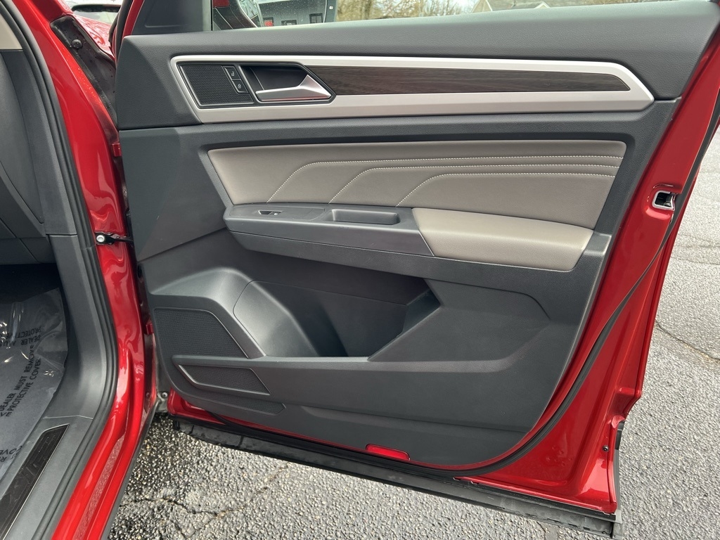 Volkswagen Atlas SE w/Technology 4MOTION 2021