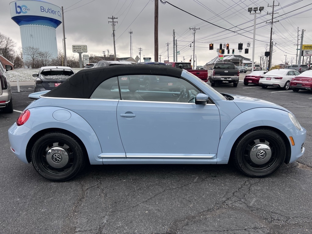 Volkswagen Beetle 2.5L Convertible 2013