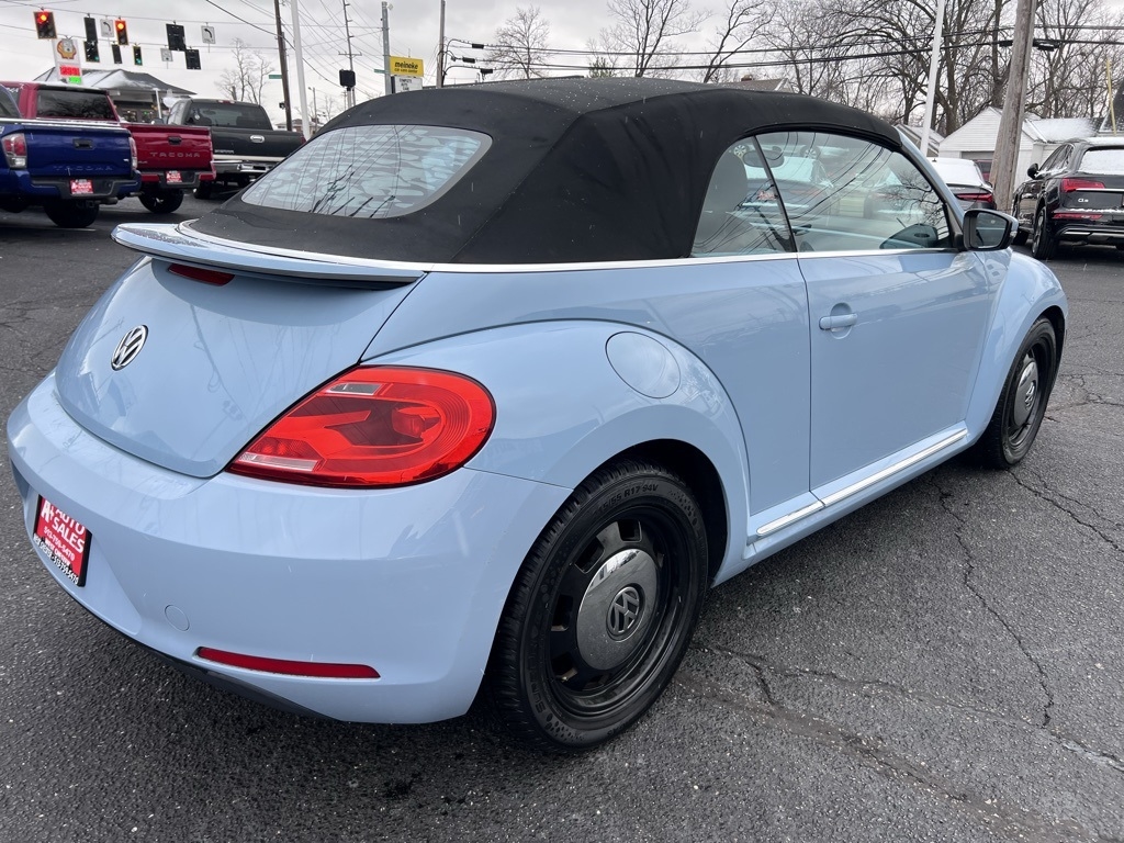 Volkswagen Beetle 2.5L Convertible 2013