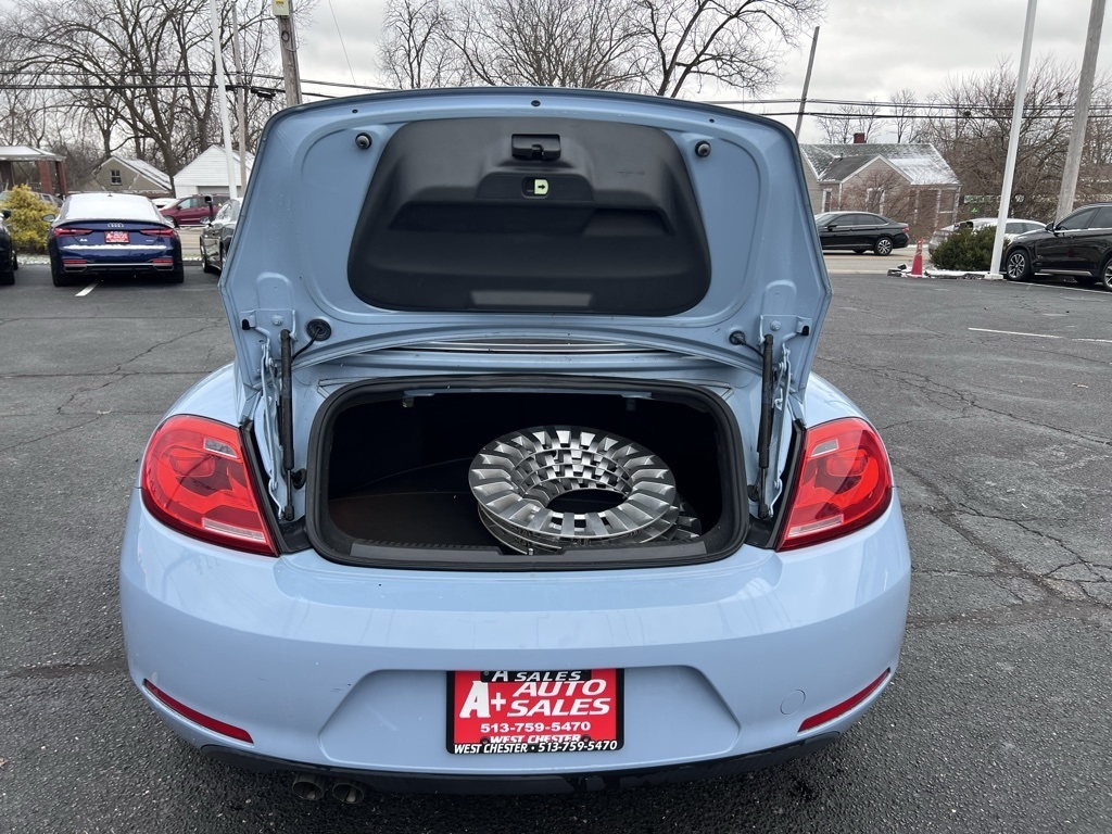 Volkswagen Beetle 2.5L Convertible 2013