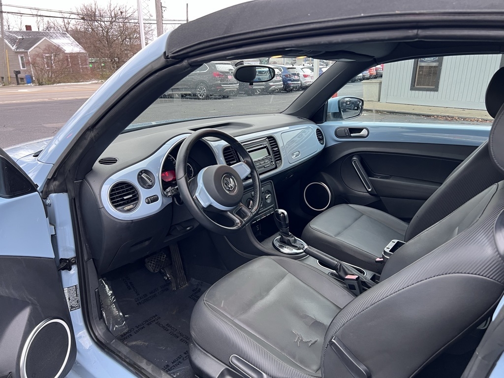 Volkswagen Beetle 2.5L Convertible 2013