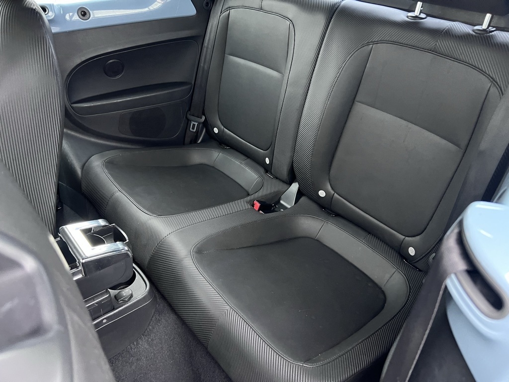 Volkswagen Beetle 2.5L Convertible 2013