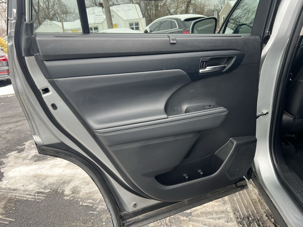 Toyota Highlander XLE Nav AWD V6 2022