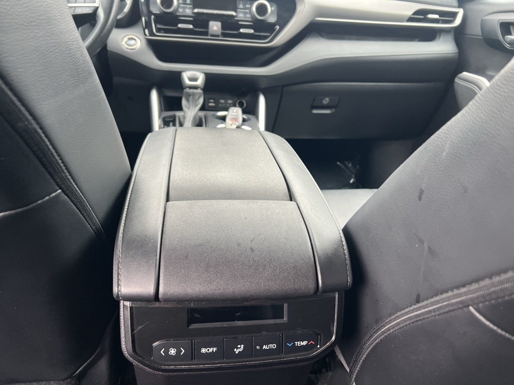Toyota Highlander XLE Nav AWD V6 2022