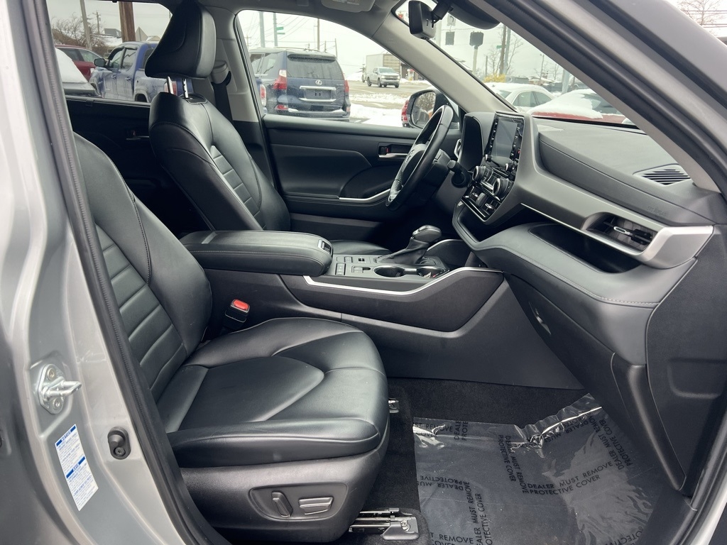 Toyota Highlander XLE Nav AWD V6 2022