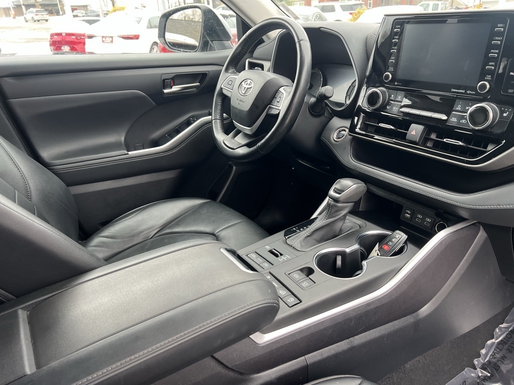 Toyota Highlander XLE Nav AWD V6 2022