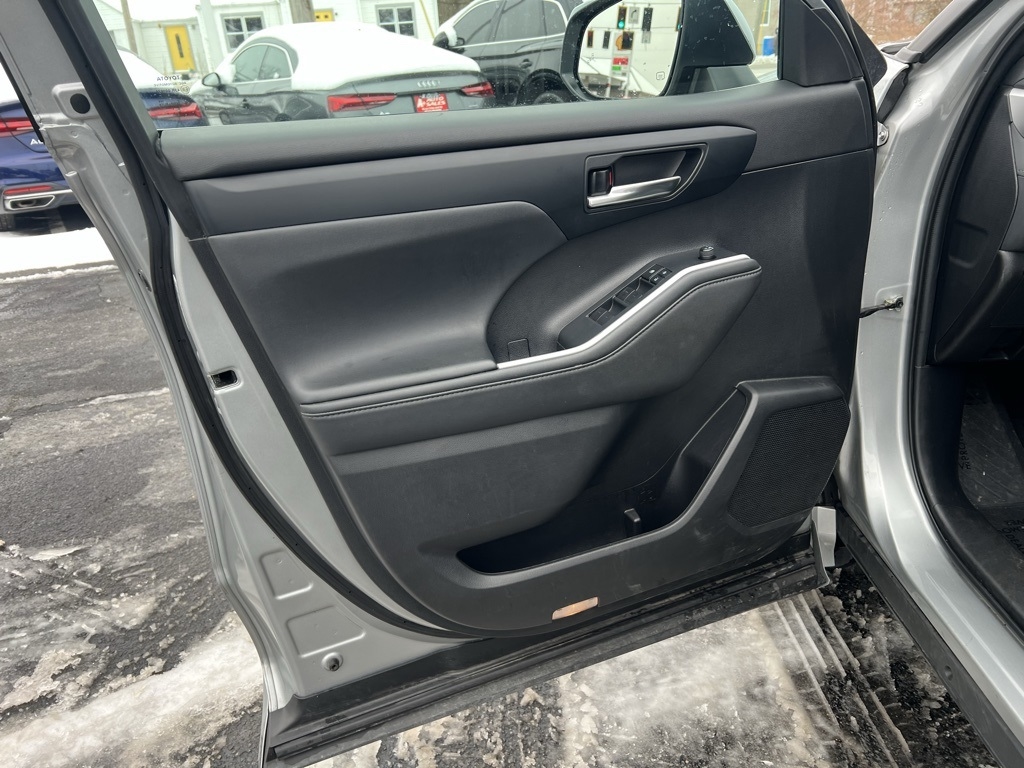 Toyota Highlander XLE Nav AWD V6 2022