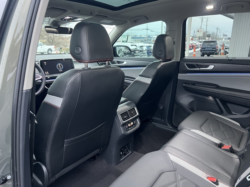 Volkswagen Atlas Peak Edition SEL AWD 2024