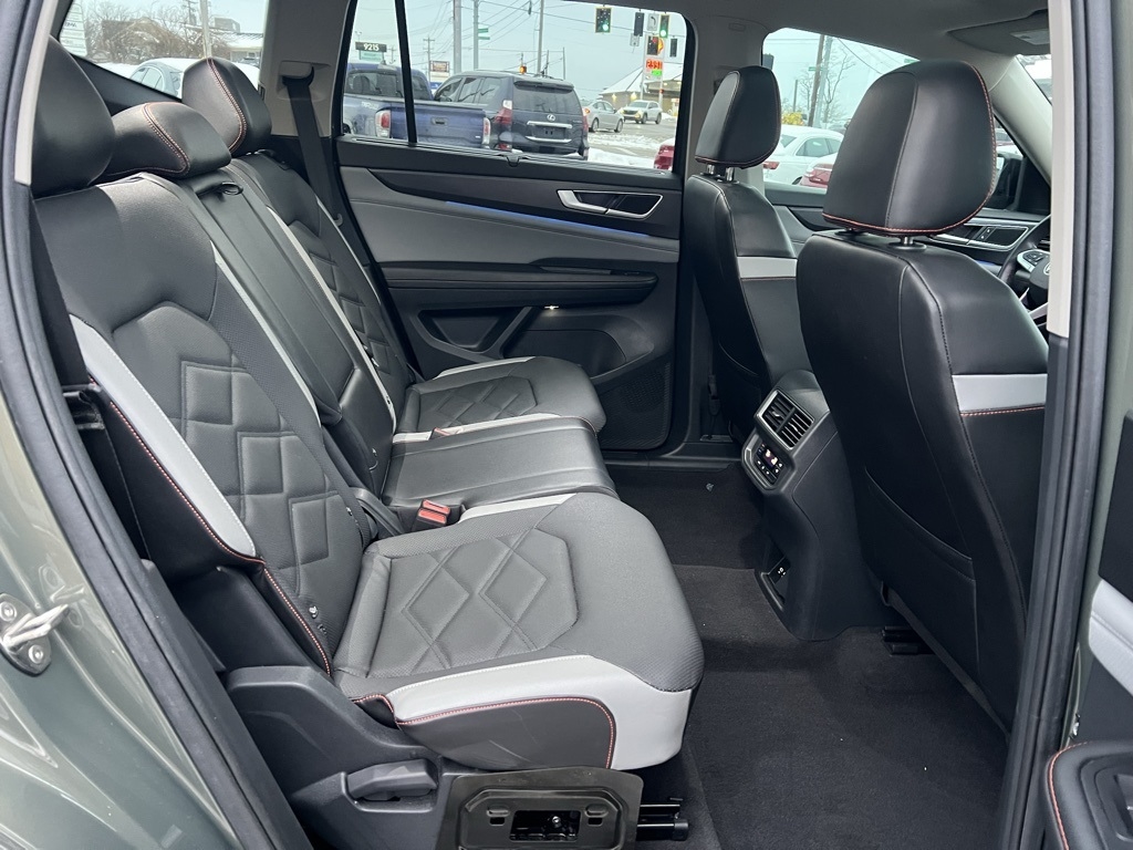 Volkswagen Atlas Peak Edition SEL AWD 2024